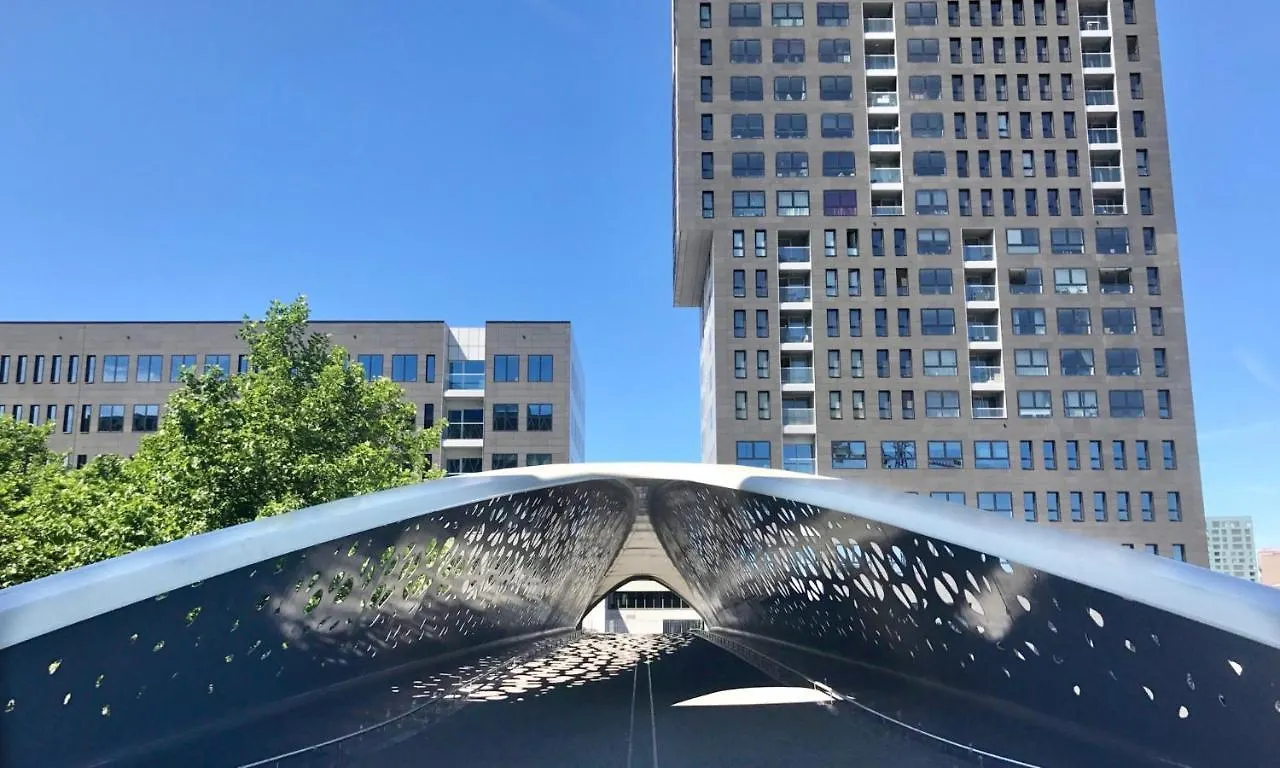 Apartamento SkyNooz-exclusive privé wellness penthouse Amberes Bélgica