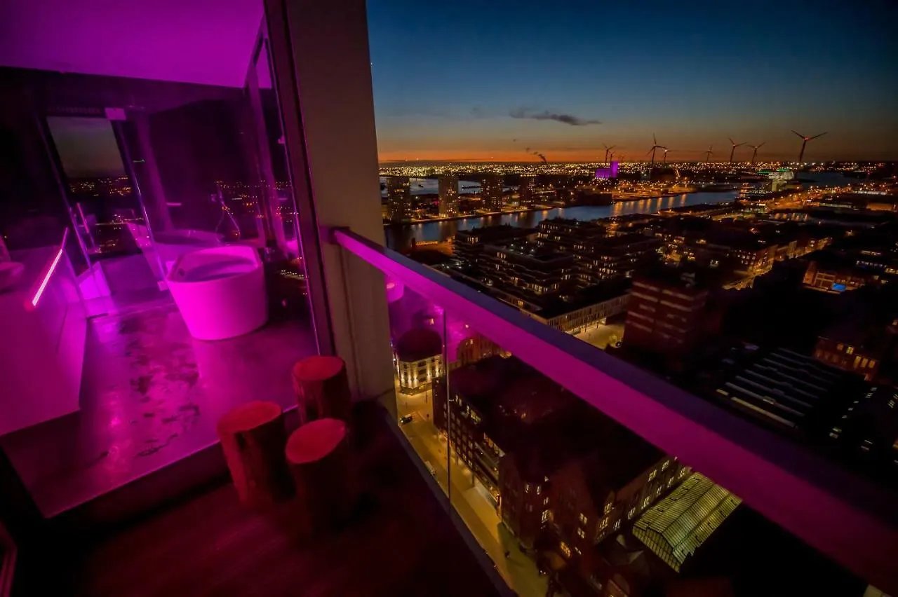 Apartamento SkyNooz-exclusive privé wellness penthouse Amberes