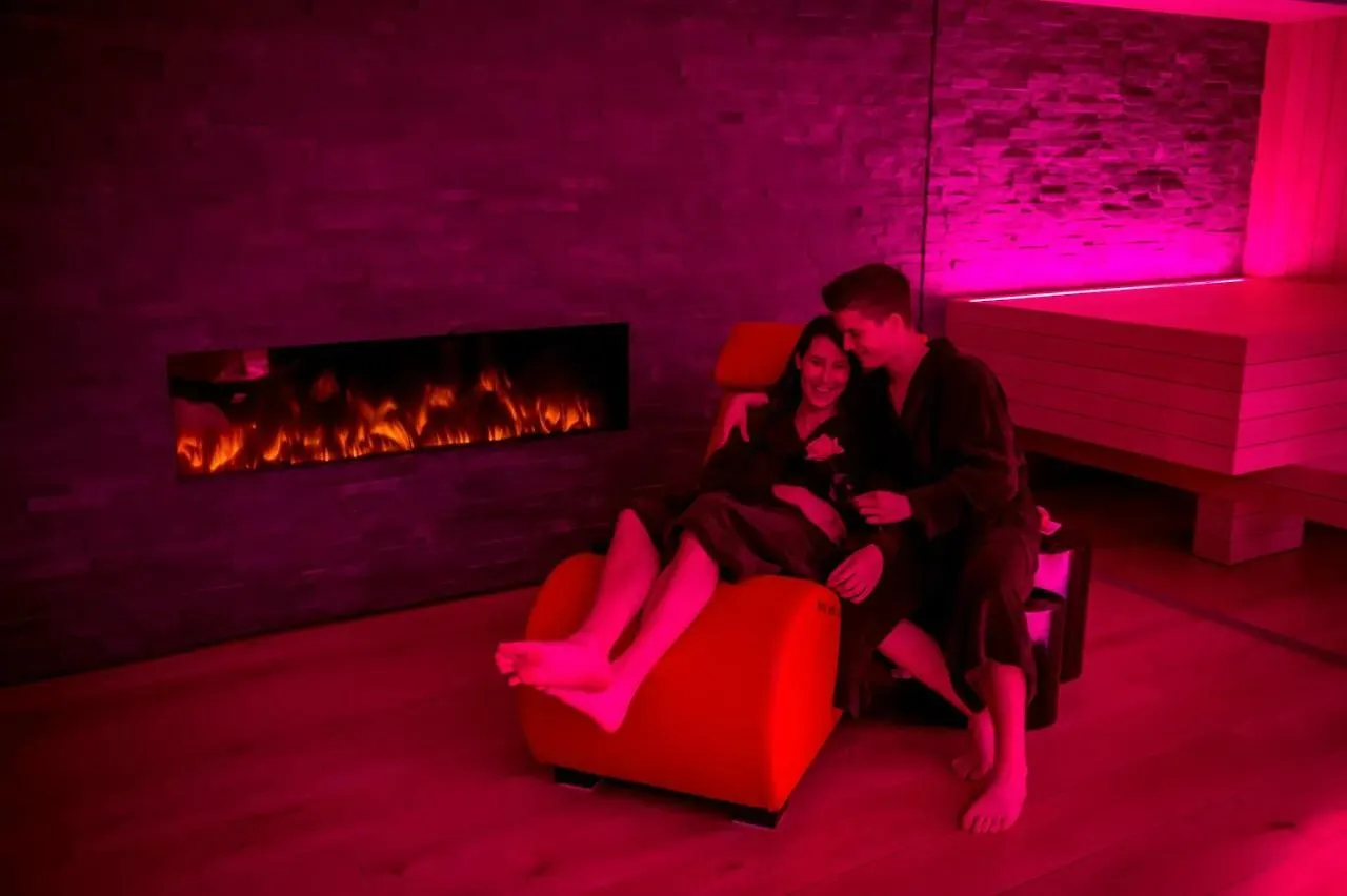 Apartamento SkyNooz-exclusive privé wellness penthouse Amberes
