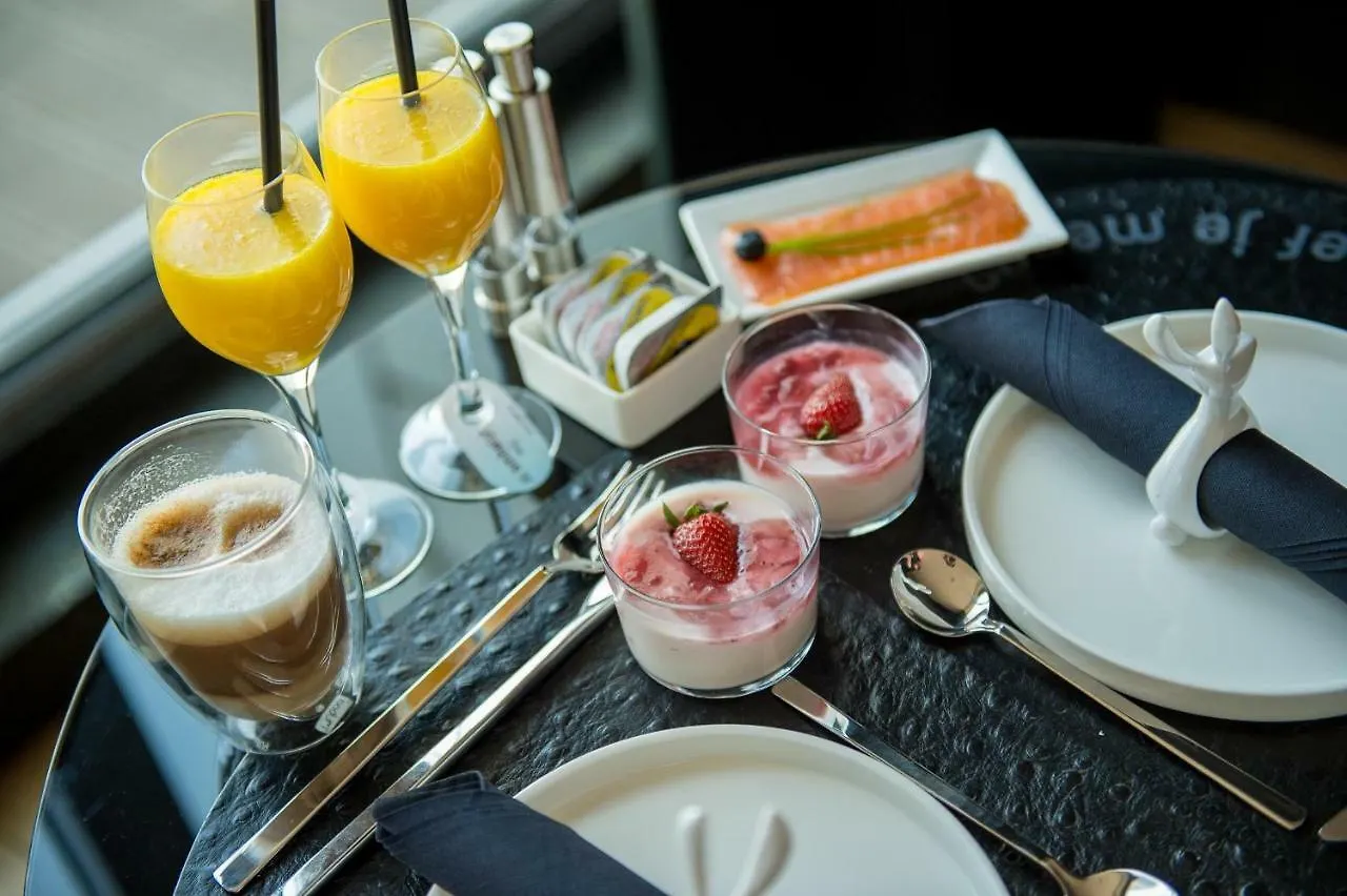 Apartamento SkyNooz-exclusive privé wellness penthouse Amberes 0*,