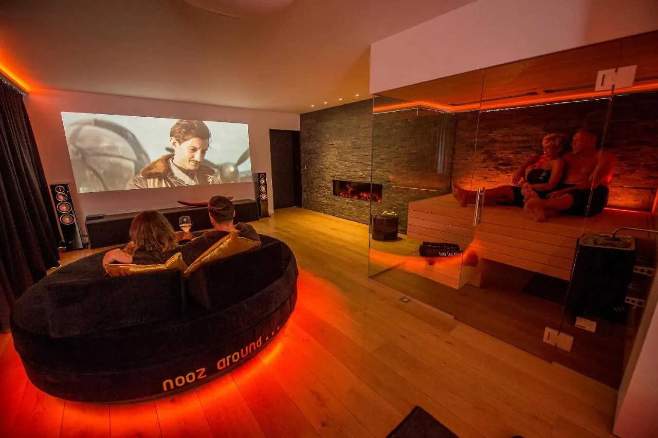Apartamento SkyNooz-exclusive privé wellness penthouse Amberes