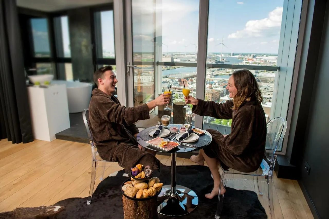 Appartamento SkyNooz-exclusive privé wellness penthouse Anversa